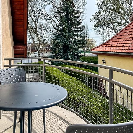 Balatonalmádi Villa 21 Boutique Rooms المظهر الخارجي الصورة
