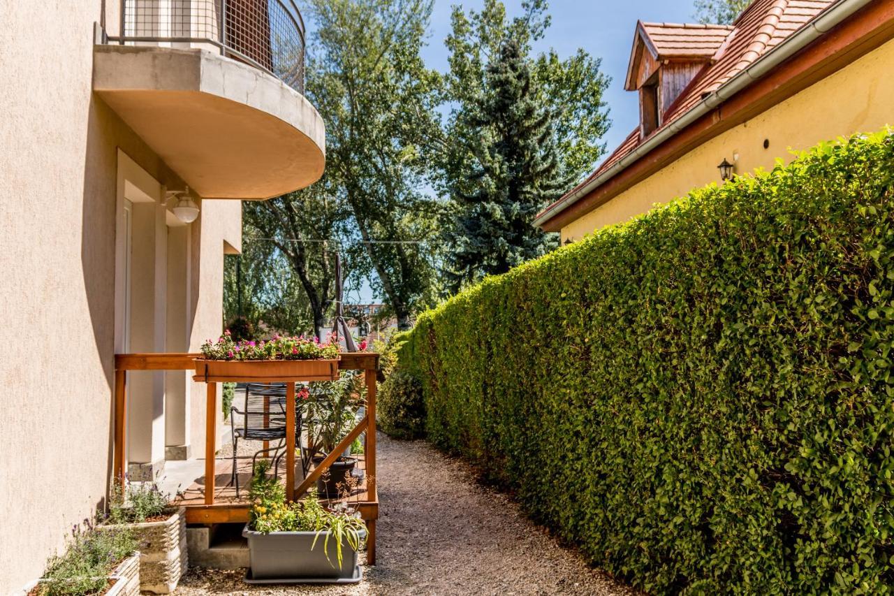 Balatonalmádi Villa 21 Boutique Rooms المظهر الخارجي الصورة
