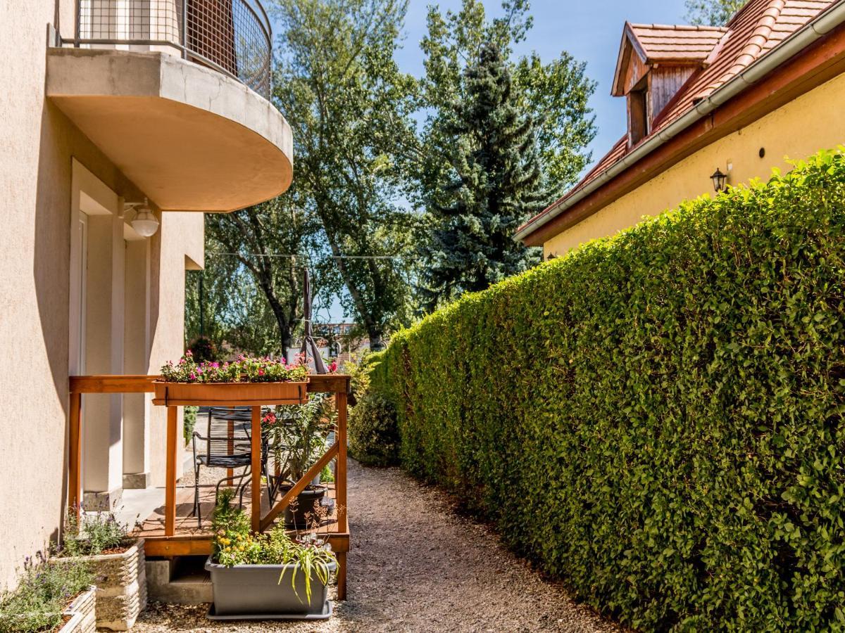 Balatonalmádi Villa 21 Boutique Rooms المظهر الخارجي الصورة